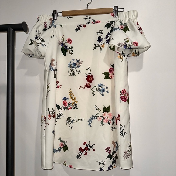Ever New floral off shoulder dress - Picture 2 of 11